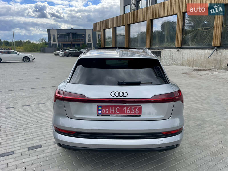 Внедорожник / Кроссовер Audi e-tron 2022 в Ровно