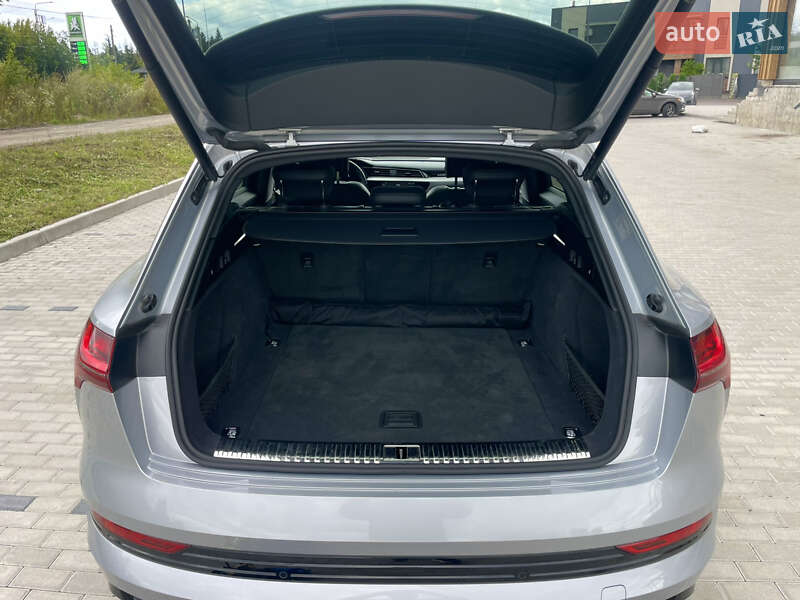 Внедорожник / Кроссовер Audi e-tron 2022 в Ровно