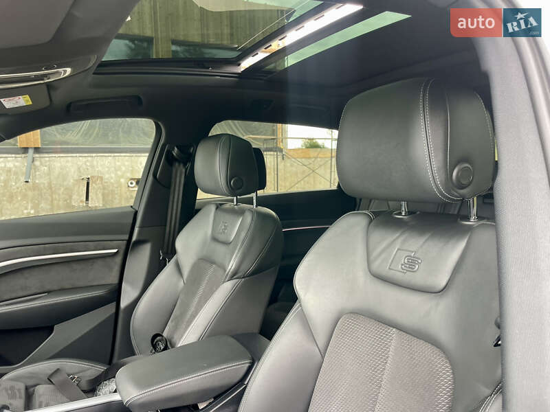 Внедорожник / Кроссовер Audi e-tron 2022 в Ровно