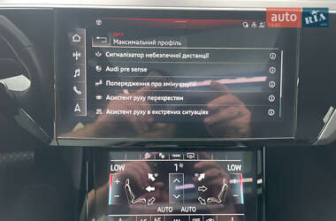 Внедорожник / Кроссовер Audi e-tron 2022 в 