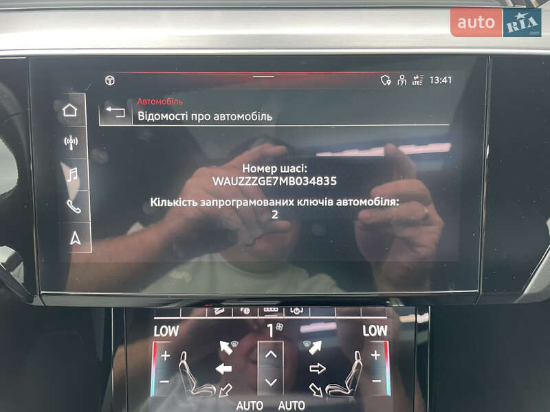 Внедорожник / Кроссовер Audi e-tron 2022 в Ровно