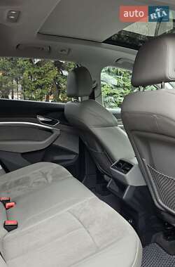 Внедорожник / Кроссовер Audi e-tron 2019 в 