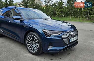 Внедорожник / Кроссовер Audi e-tron 2019 в 