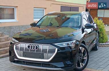 Внедорожник / Кроссовер Audi e-tron 2023 в 
