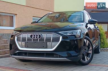 Внедорожник / Кроссовер Audi e-tron 2023 в 