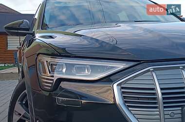 Внедорожник / Кроссовер Audi e-tron 2023 в 