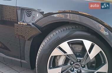 Внедорожник / Кроссовер Audi e-tron 2023 в 