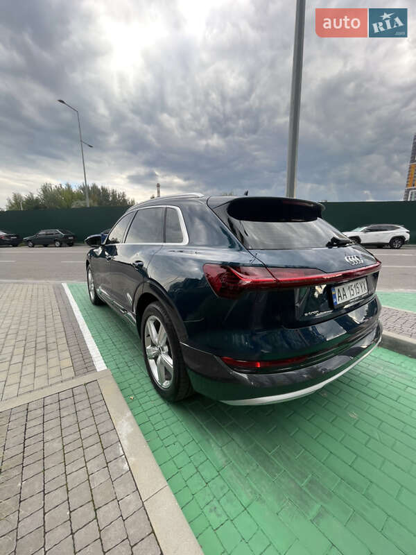 Внедорожник / Кроссовер Audi e-tron 2021 в Киеве