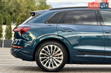 Внедорожник / Кроссовер Audi e-tron 2020 в 