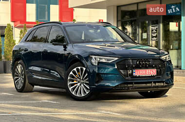 Внедорожник / Кроссовер Audi e-tron 2020 в 