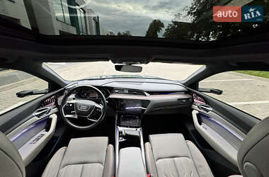 Внедорожник / Кроссовер Audi e-tron 2020 в 