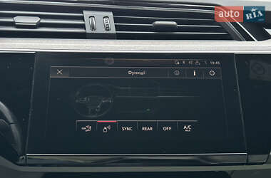 Внедорожник / Кроссовер Audi e-tron 2020 в 