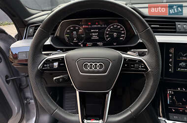 Внедорожник / Кроссовер Audi e-tron 2021 в 