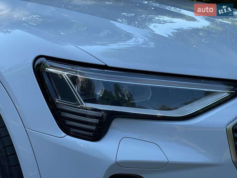 Позашляховик / Кросовер Audi e-tron 2020 в Києві