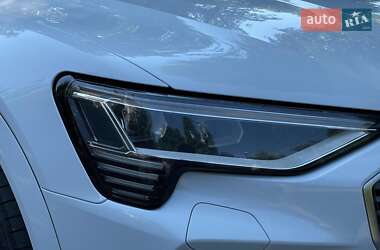 Внедорожник / Кроссовер Audi e-tron 2020 в 