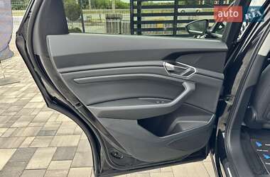 Внедорожник / Кроссовер Audi e-tron 2019 в 