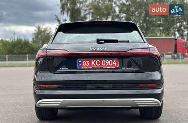 Внедорожник / Кроссовер Audi e-tron 2020 в 