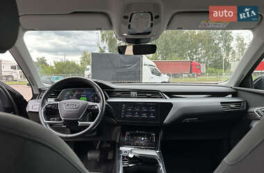 Внедорожник / Кроссовер Audi e-tron 2020 в 