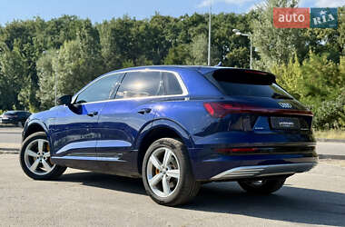 Позашляховик / Кросовер Audi e-tron 2020 в 