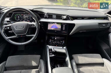 Внедорожник / Кроссовер Audi e-tron 2019 в 