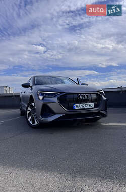 Внедорожник / Кроссовер Audi e-tron 2020 в 