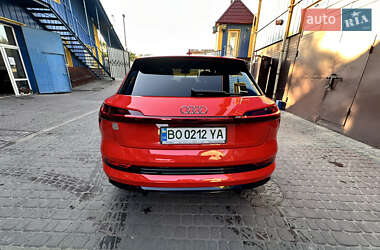 Внедорожник / Кроссовер Audi e-tron 2020 в 