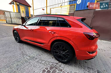 Внедорожник / Кроссовер Audi e-tron 2020 в 