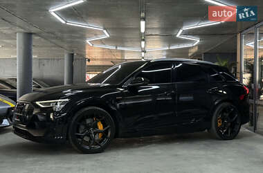 Внедорожник / Кроссовер Audi e-tron 2019 в 