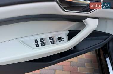 Внедорожник / Кроссовер Audi e-tron 2022 в 