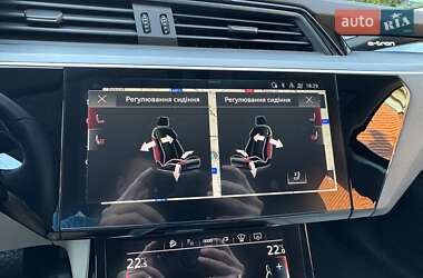 Внедорожник / Кроссовер Audi e-tron 2022 в 