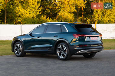 Внедорожник / Кроссовер Audi e-tron 2019 в 