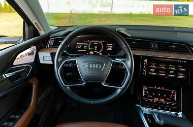 Внедорожник / Кроссовер Audi e-tron 2019 в 