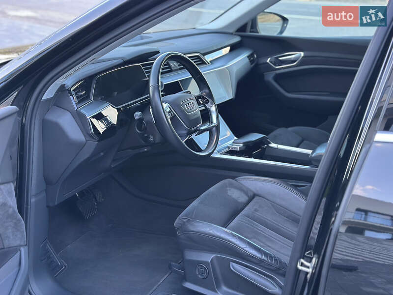 Позашляховик / Кросовер Audi e-tron 2020 в Ужгороді
