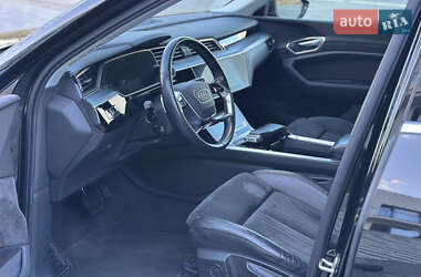 Внедорожник / Кроссовер Audi e-tron 2020 в 