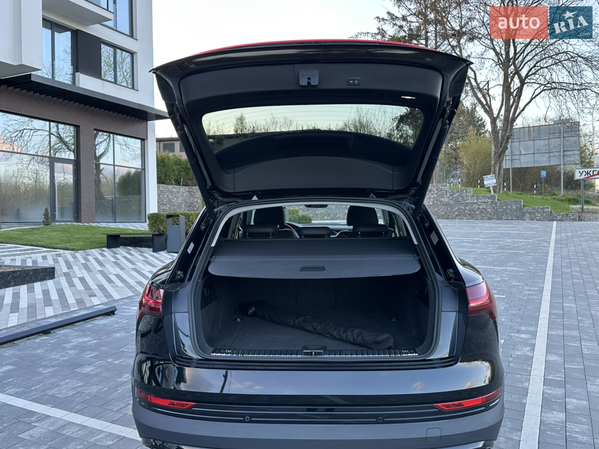 2020 Audi e-tron - мініатюра 21