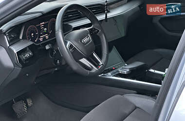 Позашляховик / Кросовер Audi e-tron 2019 в 