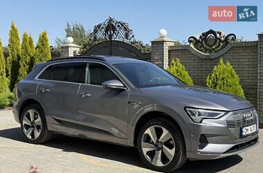Внедорожник / Кроссовер Audi e-tron 2019 в 