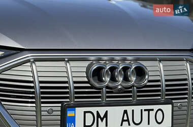 Внедорожник / Кроссовер Audi e-tron 2019 в 