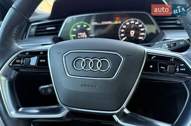 Внедорожник / Кроссовер Audi e-tron 2019 в 
