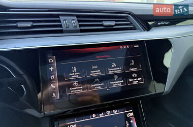 Внедорожник / Кроссовер Audi e-tron 2019 в 