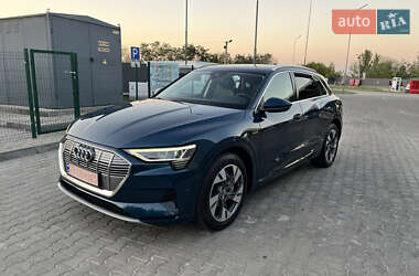 Внедорожник / Кроссовер Audi e-tron 2020 в 