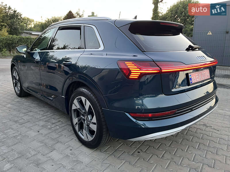 Позашляховик / Кросовер Audi e-tron 2020 в Дніпрі