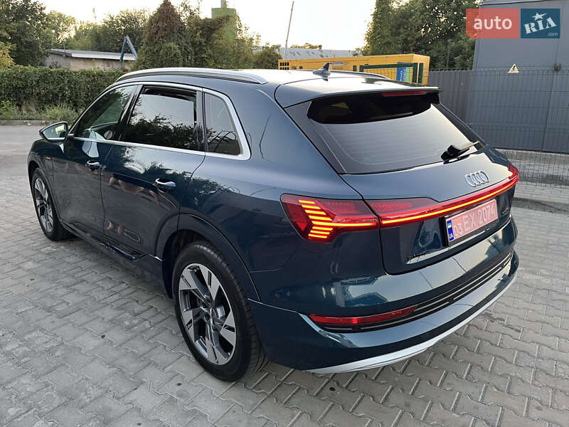 Позашляховик / Кросовер Audi e-tron 2020 в Дніпрі
