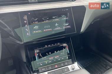 Внедорожник / Кроссовер Audi e-tron 2021 в 