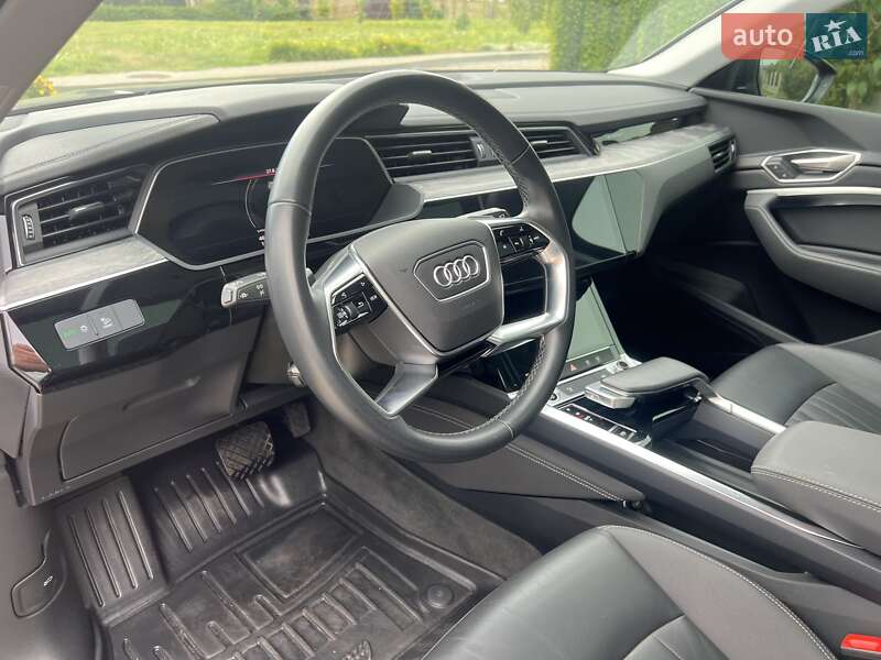 Внедорожник / Кроссовер Audi e-tron 2021 в Ровно