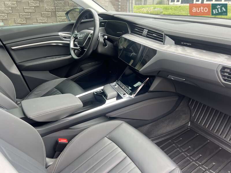Внедорожник / Кроссовер Audi e-tron 2021 в Ровно