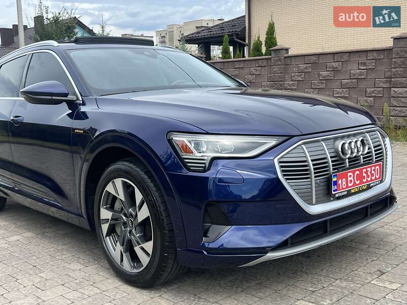 Внедорожник / Кроссовер Audi e-tron 2021 в Ровно