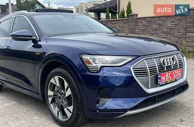 Внедорожник / Кроссовер Audi e-tron 2021 в 