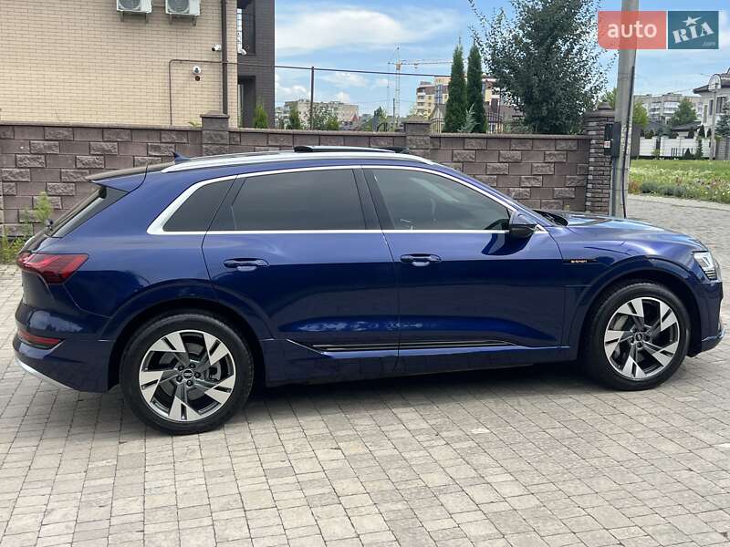 Внедорожник / Кроссовер Audi e-tron 2021 в Ровно