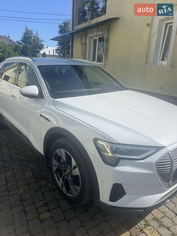 Audi e-tron 2019